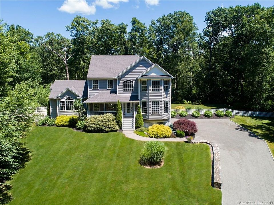 1st image of 7 Christina Dr