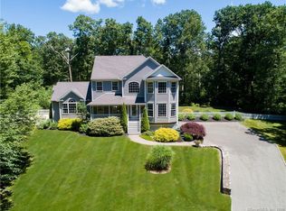 7 Christina Dr, Oxford, CT 06478