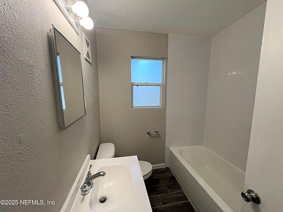3rd image of 8931 Devonshire Blvd #8931