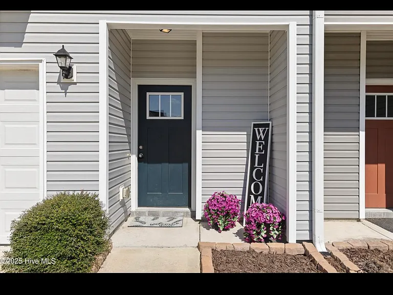 397 Frisco Way — Photo 2
