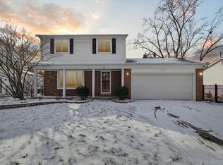 620 Georgetown St, Canton, MI 48188