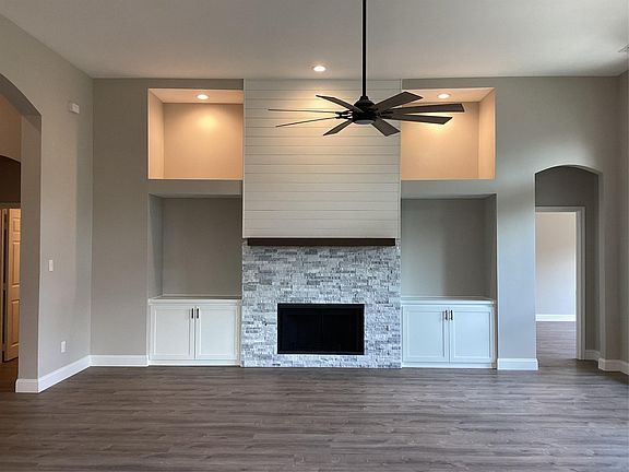 3rd image of 206 Chisholm Trl
