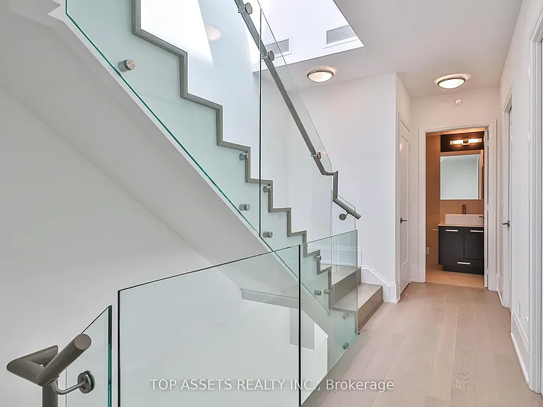 101 Erskine Ave #Townhouse 10 — Photo 20