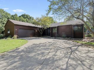 3204 Baronry Dr, Urbana, IL 61802