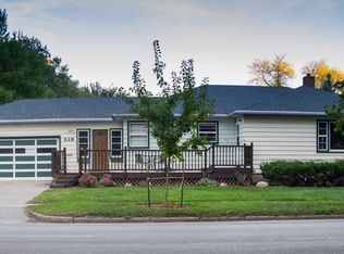 518 14th St S, Moorhead, MN 56560