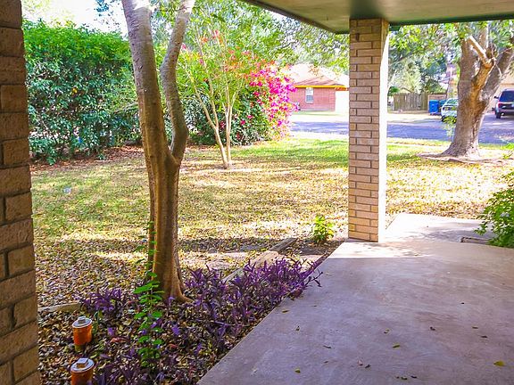 4th image of 1303 Yosemite Dr