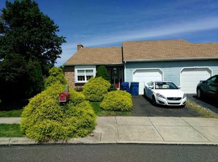 104 Macintosh Ln, North Wales, PA 19454