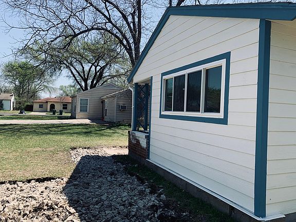3rd image of 304 Joyce Dr