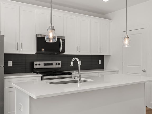 5th image of 726 N Dupont Ave Lot 13