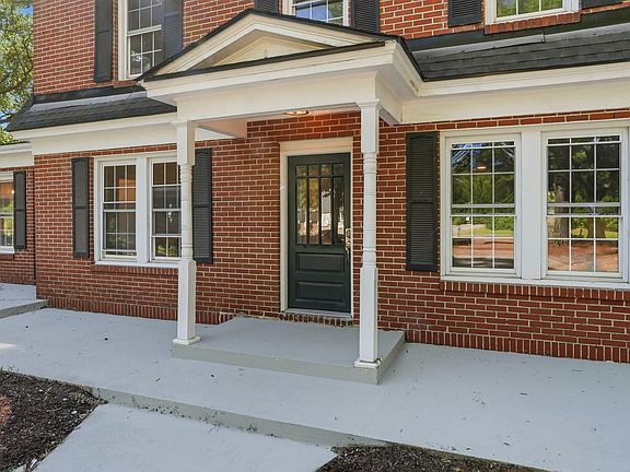 5th image of 1424 Carthage St
