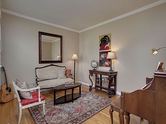 3rd image of 101 Green Willow Ct