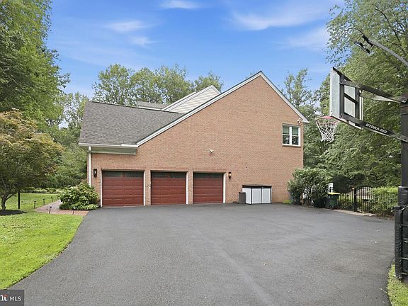 2nd image of 10301 Forest Maple Rd