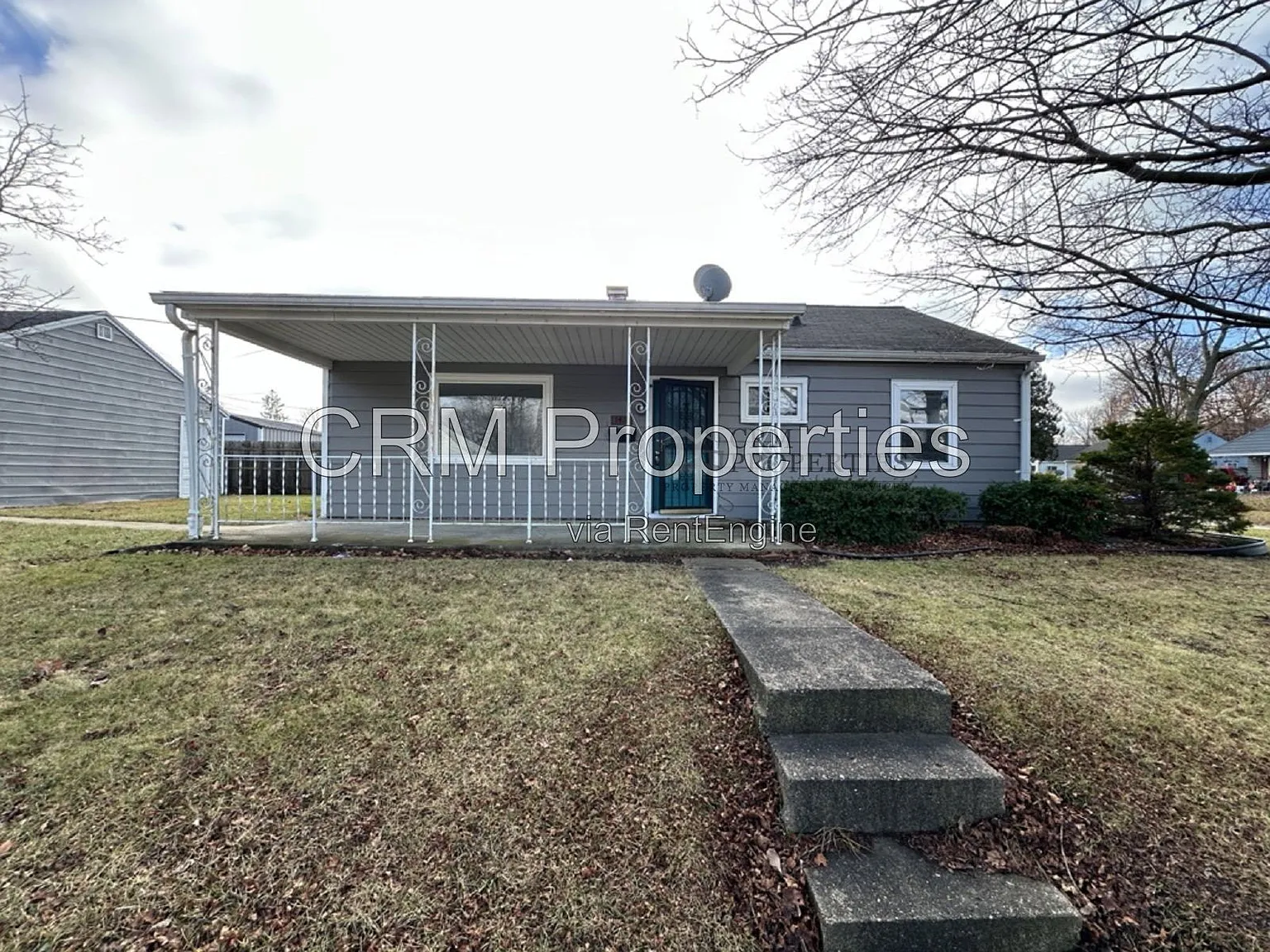 3 bed, 1.0 bath, 888 sqft, $1,250 — Photo 2