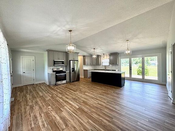 5th image of 2760 S Lovelia Dr