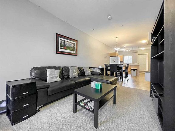 3rd image of 200 NW Lougheed Dr #7108