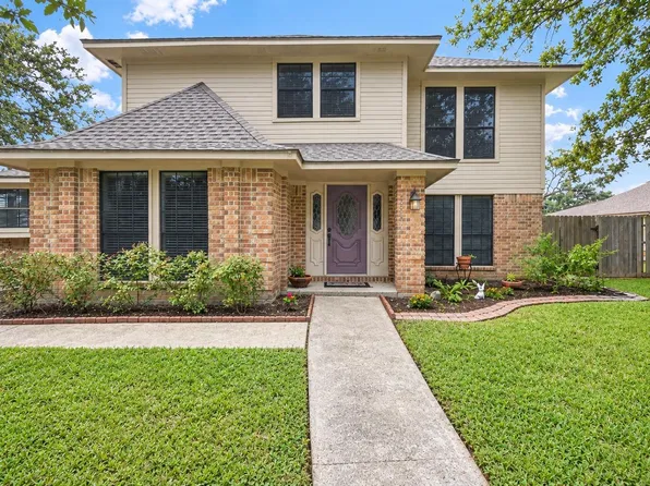 131 Frostwood Dr, Lake Jackson, TX 77566