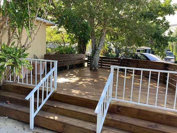 2nd image of 420 NE 14th Ave APT 1