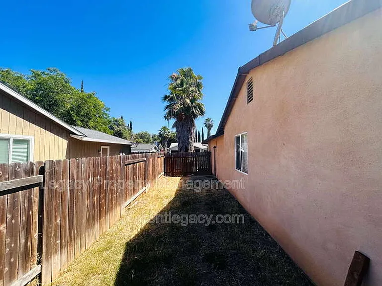 6841 Castleberry Cir — Photo 20