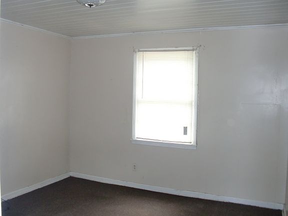 5th image of 318 E Rogers St