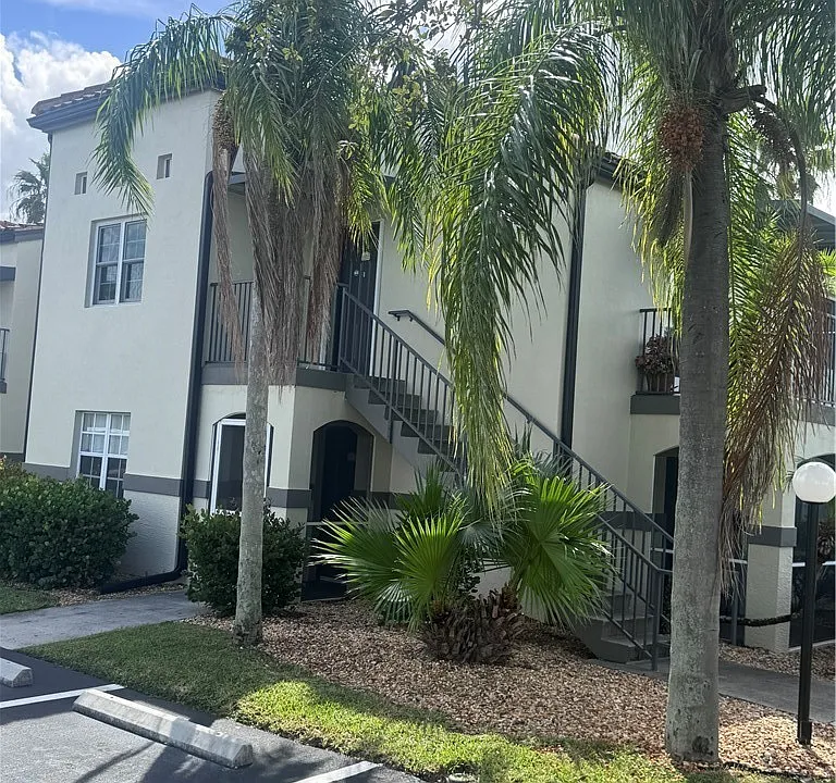 3421 Winkler Ave #402
