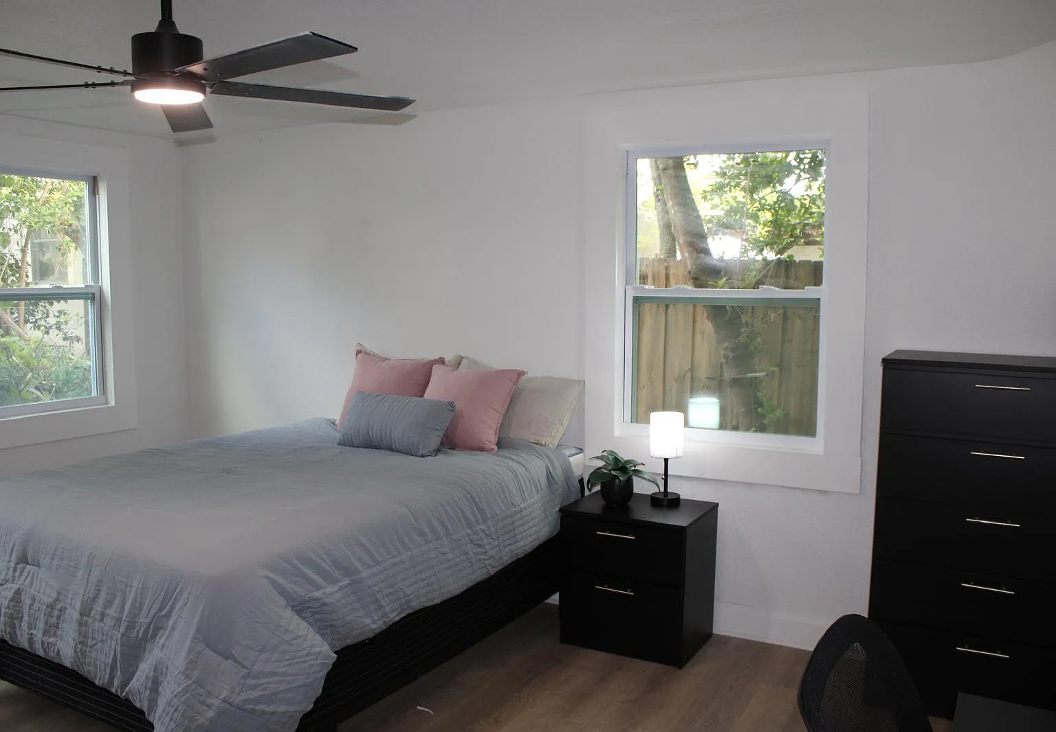 4 bed, 5.0 bath, 2000 sqft, $910 — Photo 3