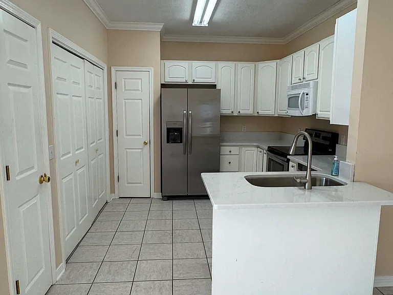 395 Makenzie Ln #395 — Photo 6