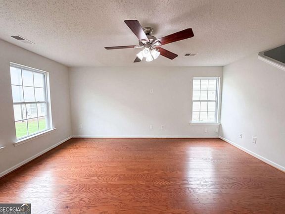 5th image of 93 Darbys Crossing Ct
