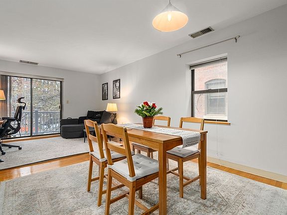 2nd image of 84 Gainsborough St Unit 206W