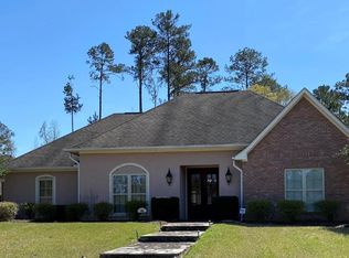 105 Village Ln, McComb, MS 39648