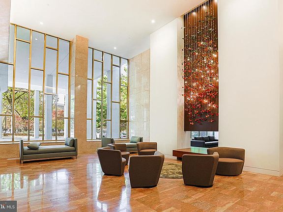 3rd image of 2401 Pennsylvania Ave APT 2B27