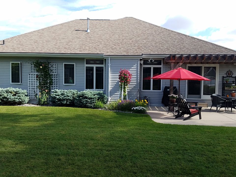 2nd image of 983 Springfield Dr