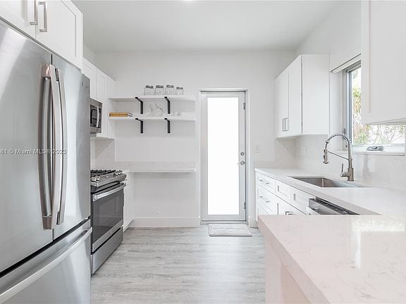 2nd image of 921 Euclid Ave APT 1