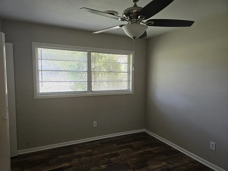 222 Plaza Dr — Photo 8