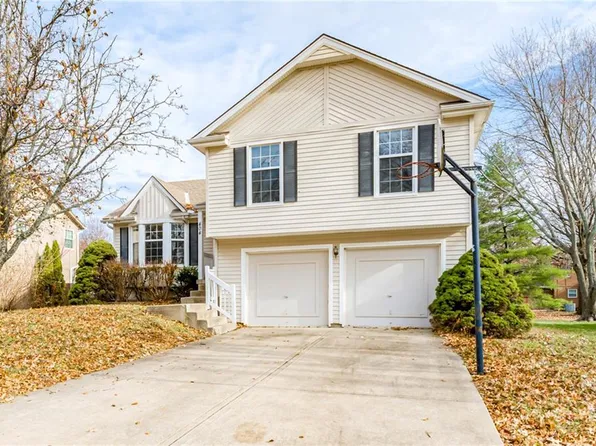 404 Sandra Ln, Belton, MO 64012