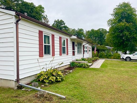 4th image of 18 Iris Dr