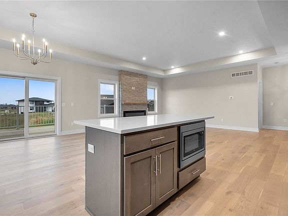 5th image of 850 NW Sandy Hollow Cir