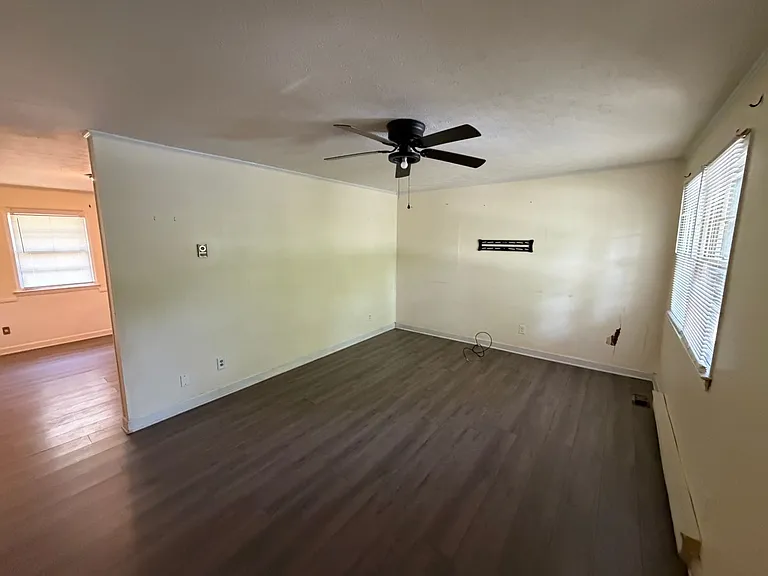 109 Anita St — Photo 2