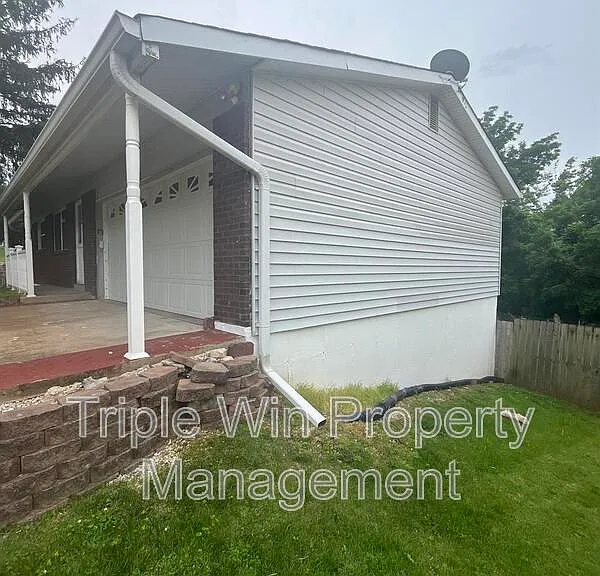 1014 Sunridge Trl W — Photo 2