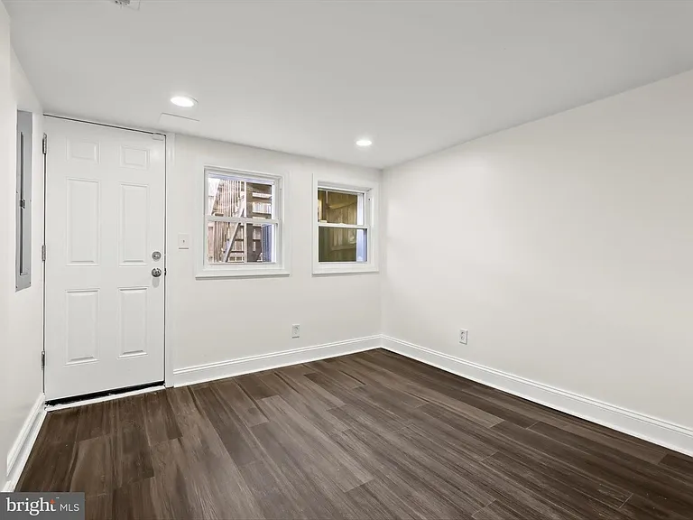 404 N Robinson St — Photo 27