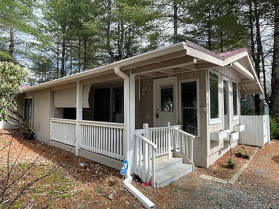 3rd image of 197 Trillium Rd
