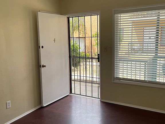 2nd image of 6339 Coldwater Canyon Ave #4
