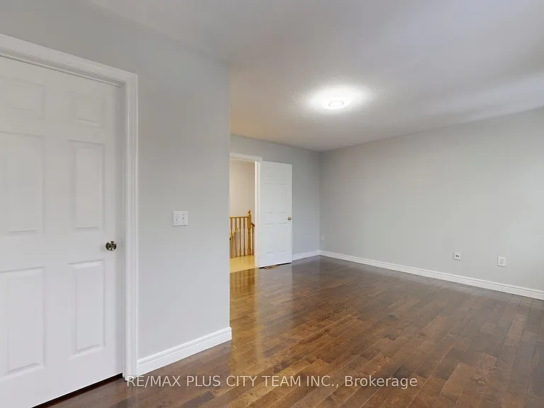 4 Slessor Ln — Photo 17