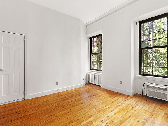 4th image of 225 E 12th St APT 3B