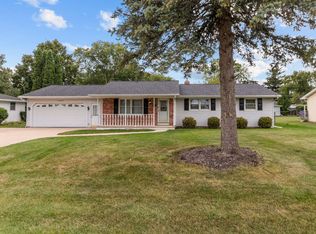 600 Floral Dr, Green Bay, WI 54301