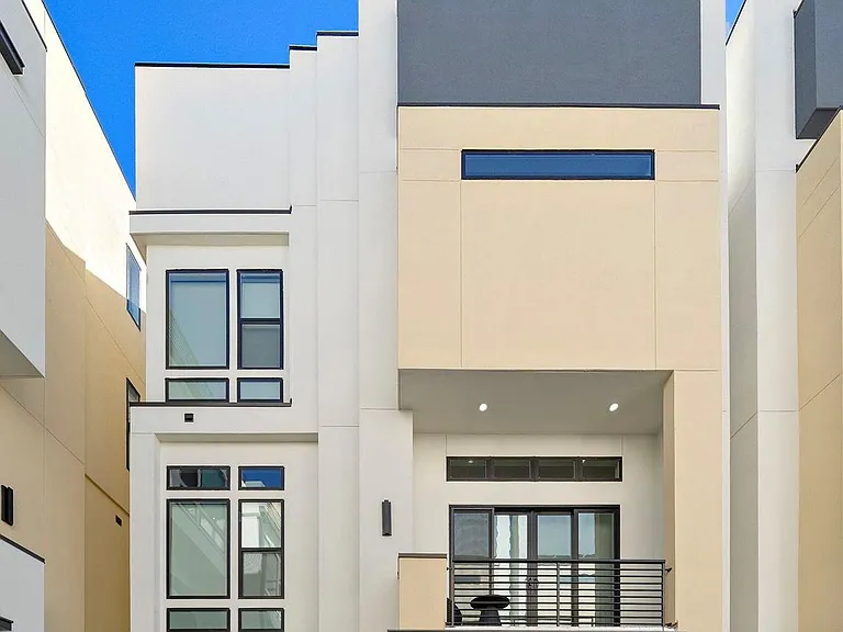 3513 Hutchins St — Photo 1