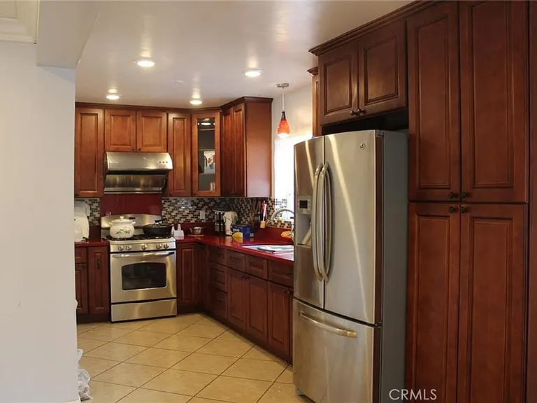 1233 S California Ave — Photo 12