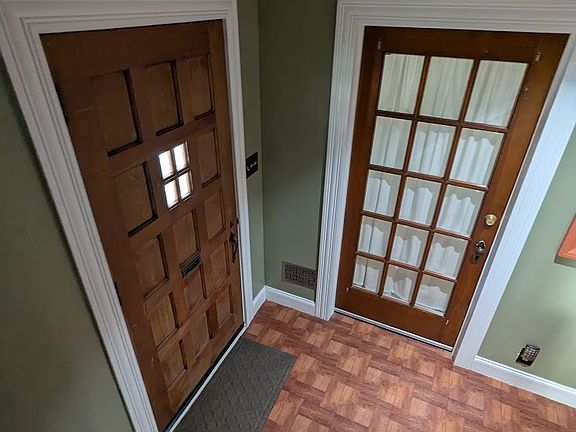 3rd image of 275 E Marshall St