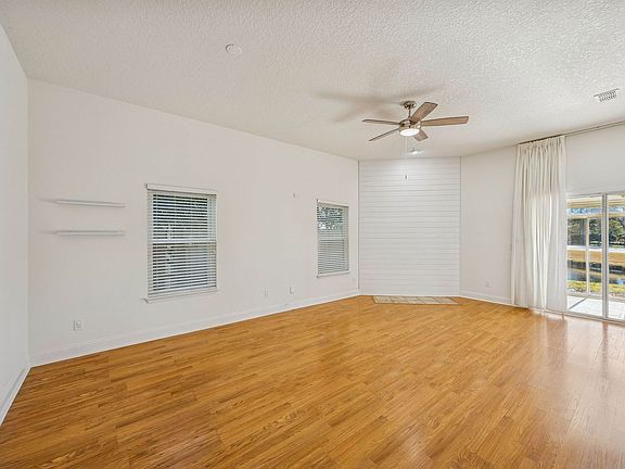 4th image of 3447 Heron Dr N