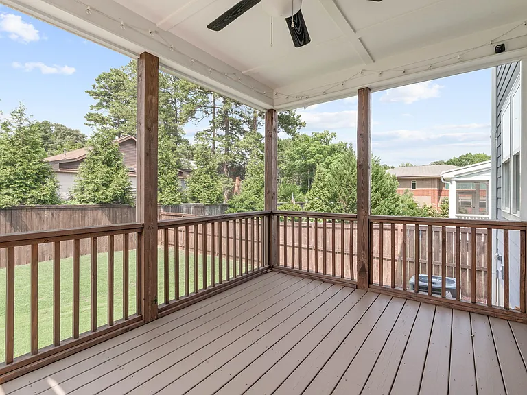 Screened in porch
