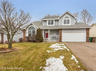 2905 Boulder Dr, West Des Moines, IA 50265